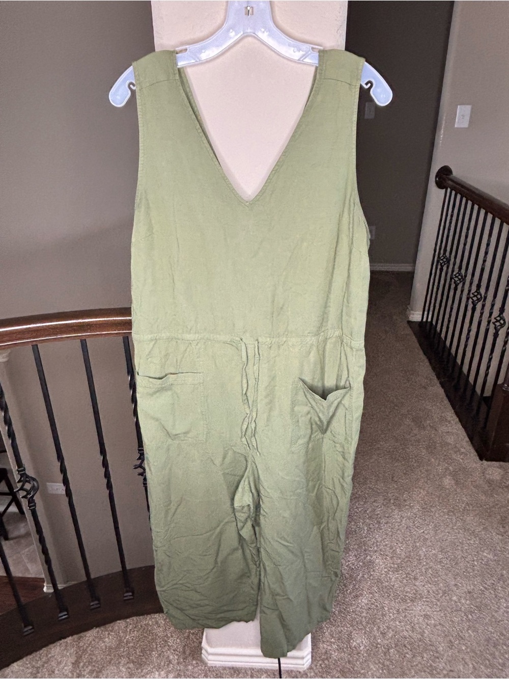 Old Navy Olive Sleeveless V-Neck Jumpsuit Size XL Fall Spring Summer Travel